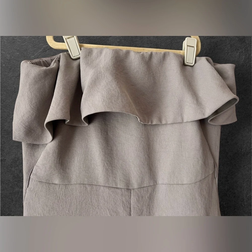 Aritzia Babaton Concrete Beton Gray Strapless Flutter Ruffle Jumpsuit Size 8 - Picture 3 of 12